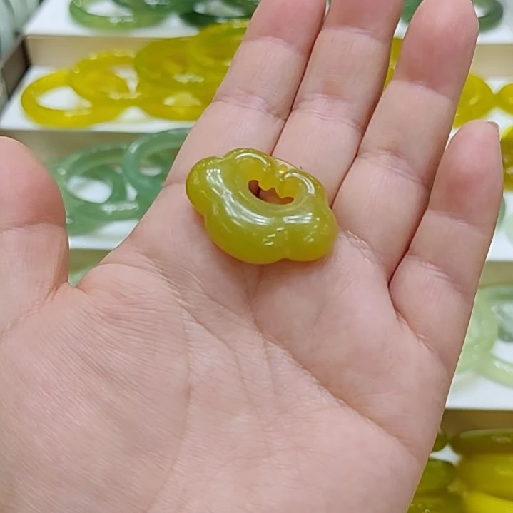 未镶嵌岫玉颈饰岫玉