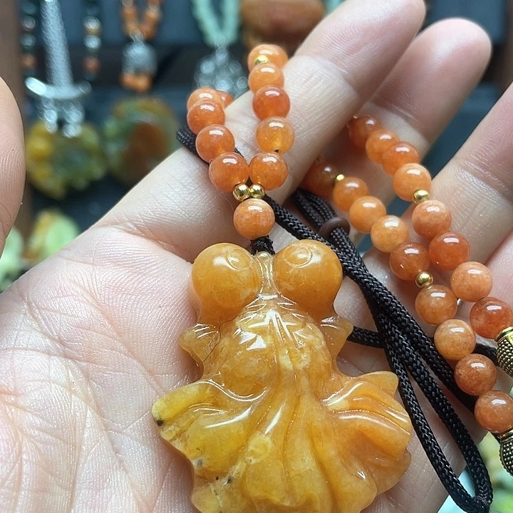 未镶嵌蛇纹石玉颈饰