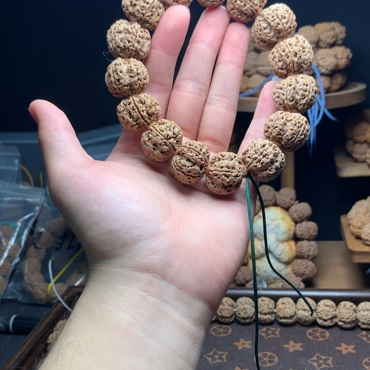 吊坠金刚菩提古龙蜂窝梅花双龙23mm