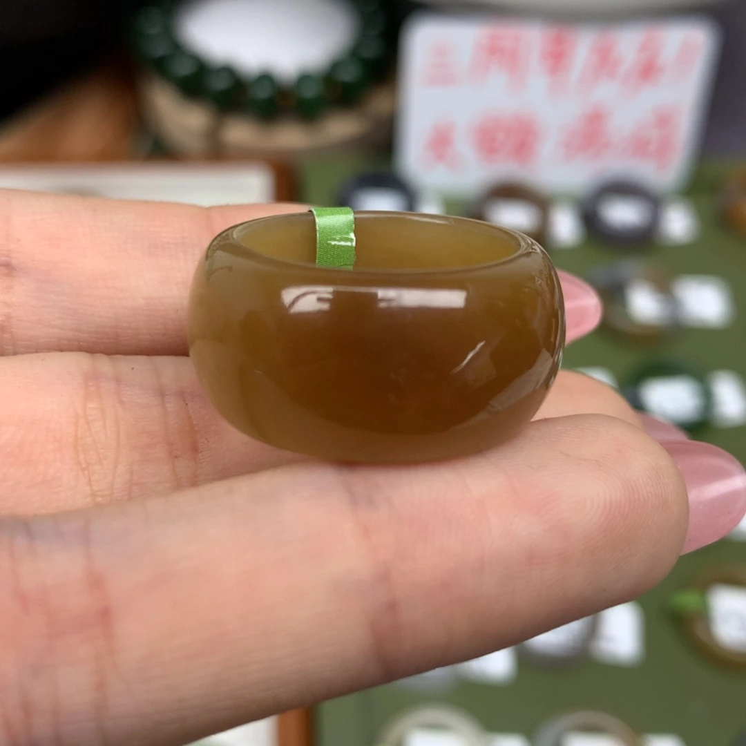 未镶嵌戒指和田玉港18新疆红糖
