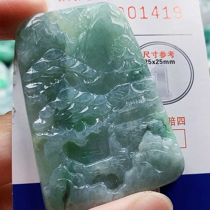 吊坠(不含链)未镶嵌翡翠