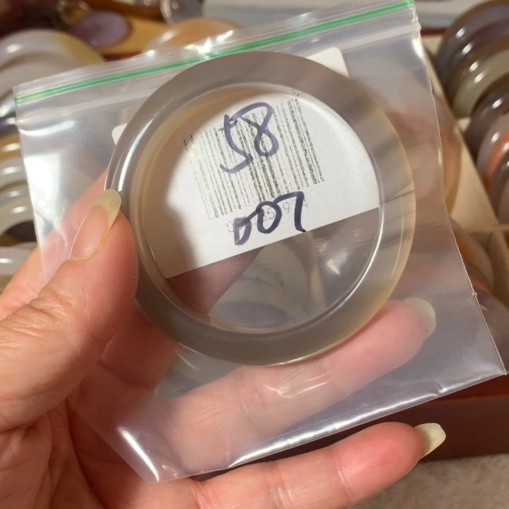 玛瑙/玉髓手镯未镶嵌58