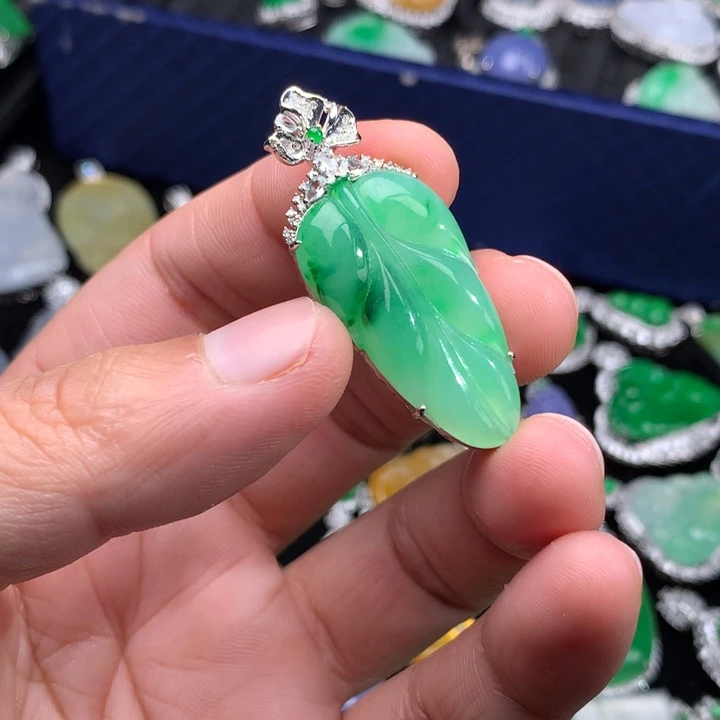 翡翠18K金镶嵌吊坠(不含链)48小时鉴赏期