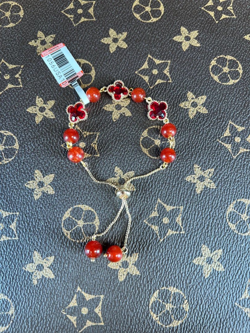 红玛瑙四叶草手链MK1056