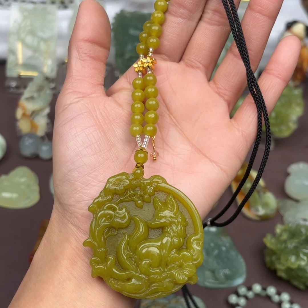 蛇纹石玉颈饰未镶嵌