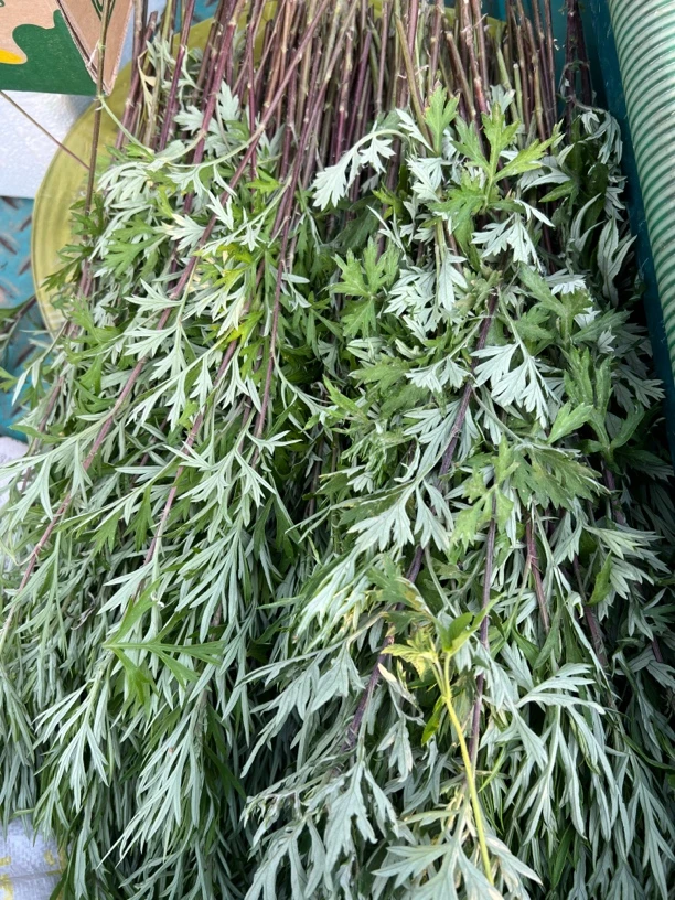 新鲜艾草，泡脚，泡澡，端午节挂门上，端午安康