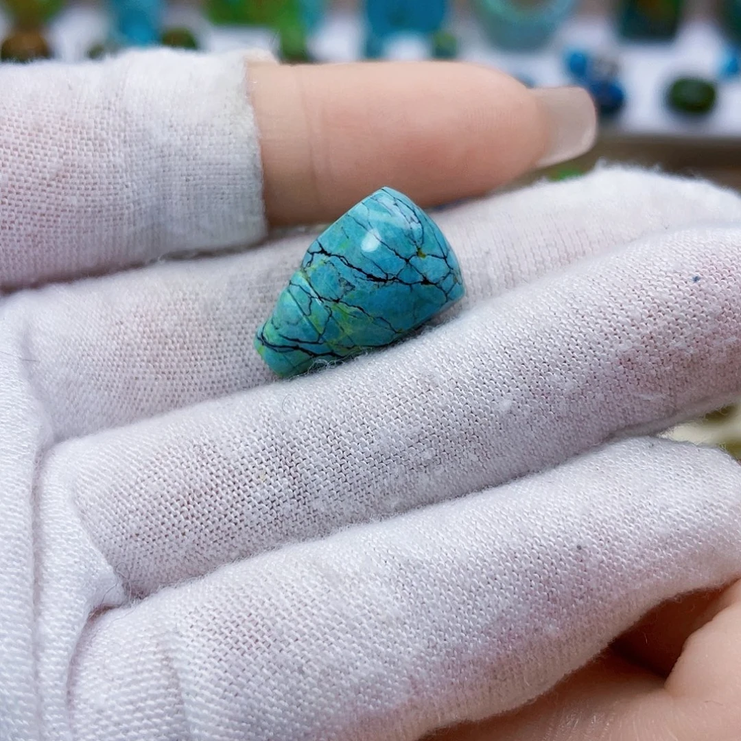 绿松石未镶嵌饰品