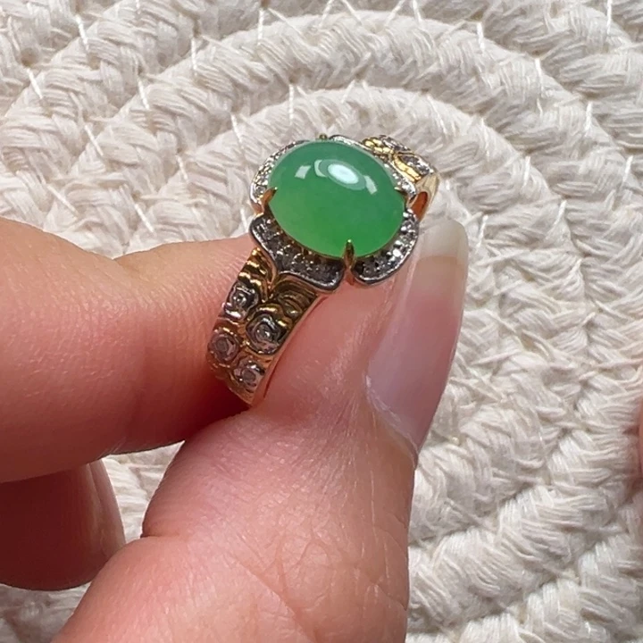 翡翠18K金镶嵌颈饰戒指