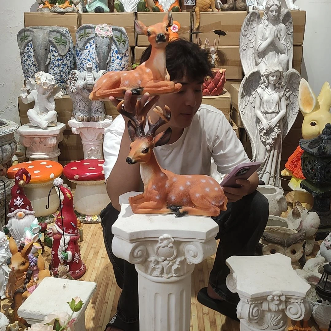 合成树脂梅花鹿一对