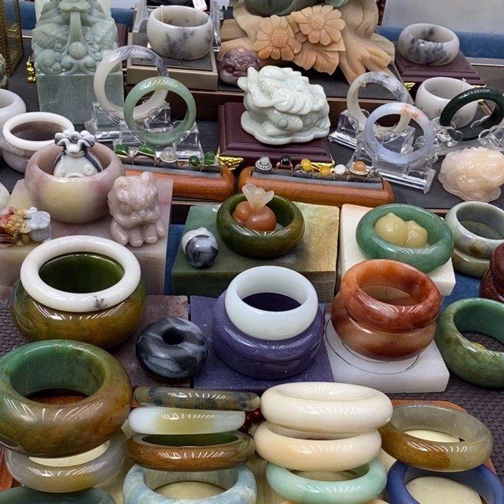 *****石英质玉未镶嵌手镯