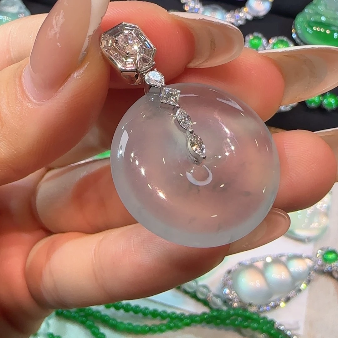 翡翠18K金镶嵌颈饰