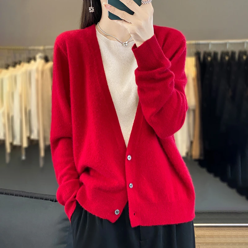 品牌时尚女装秋V领纯色假两件针织上衣亲肤抗起球毛衣拼色简约女