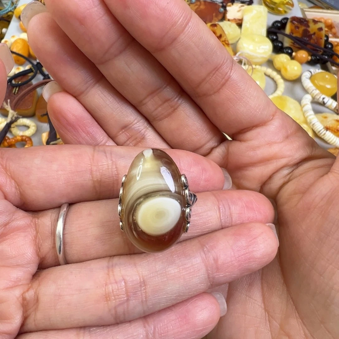 琥珀颈饰未镶嵌蜜蜡