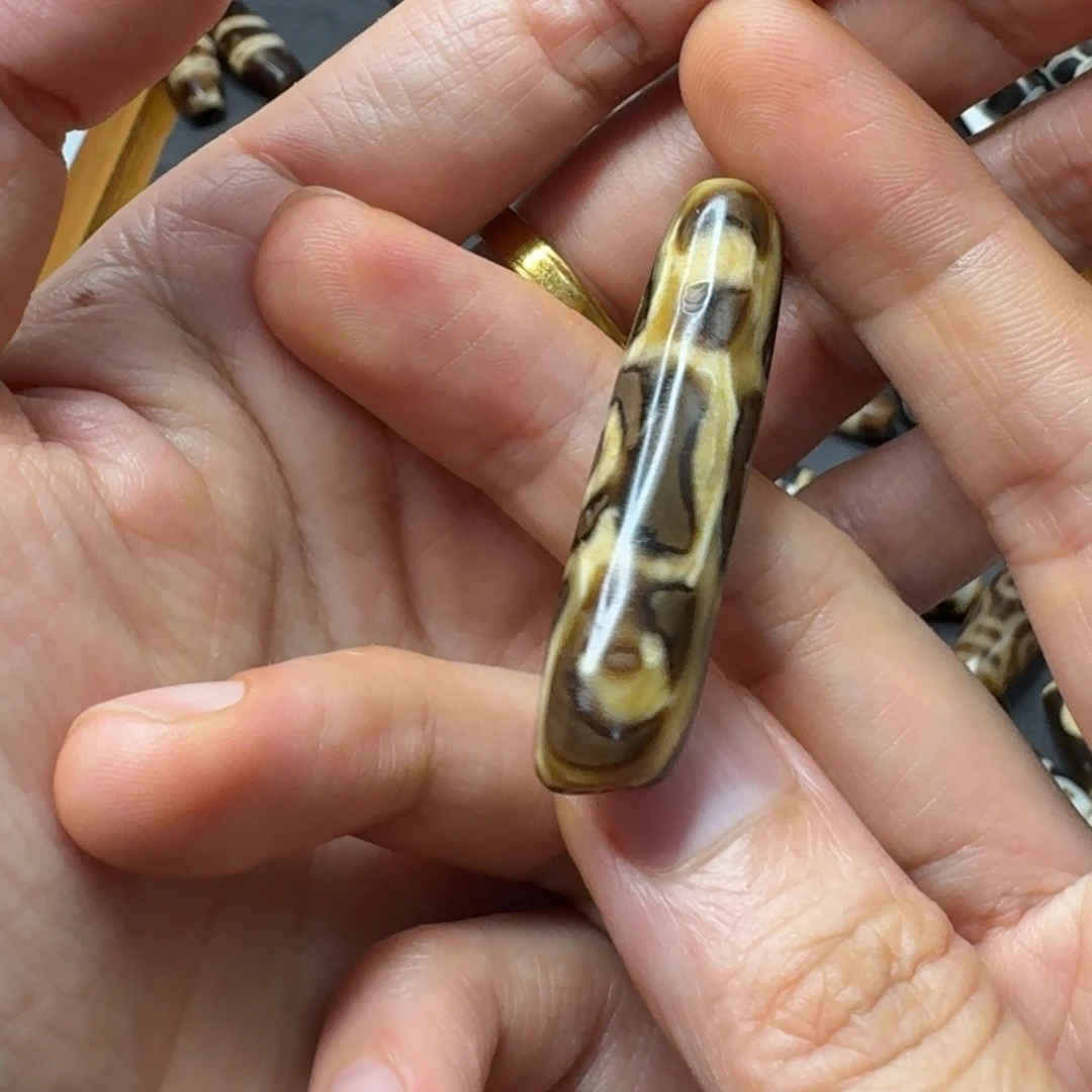 尘***贝未镶嵌颈饰玛瑙/玉髓