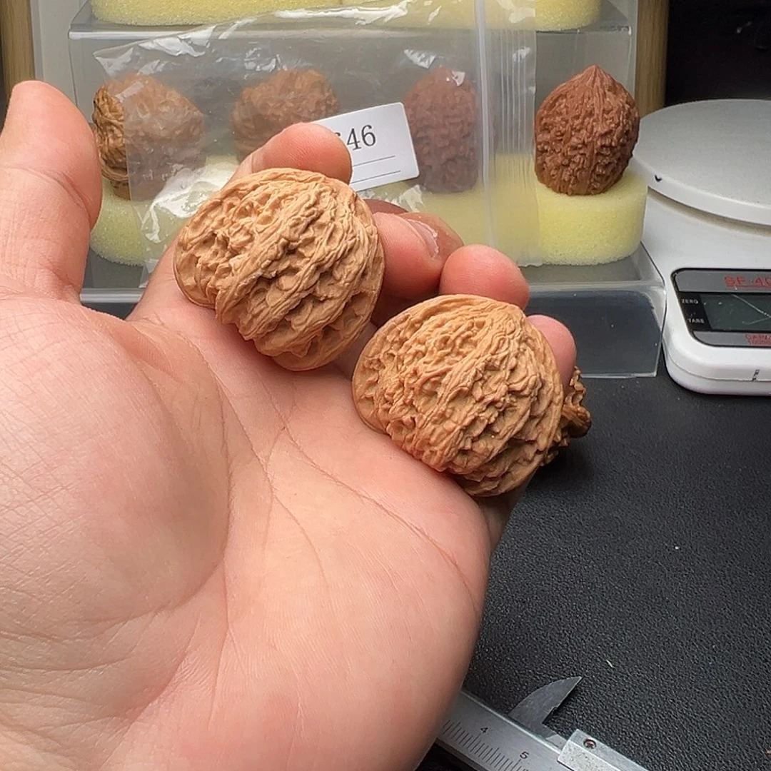 花****手串/手链核桃A646密纹红宝石40尺全品