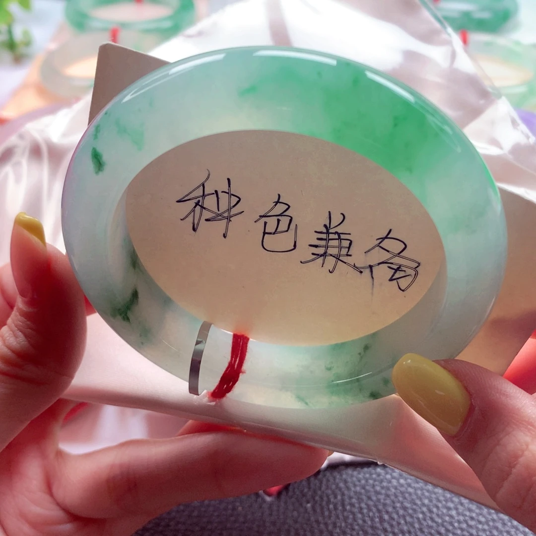 翡翠未镶嵌手镯58 绝美冰飘绿清甜种色兼备 灵