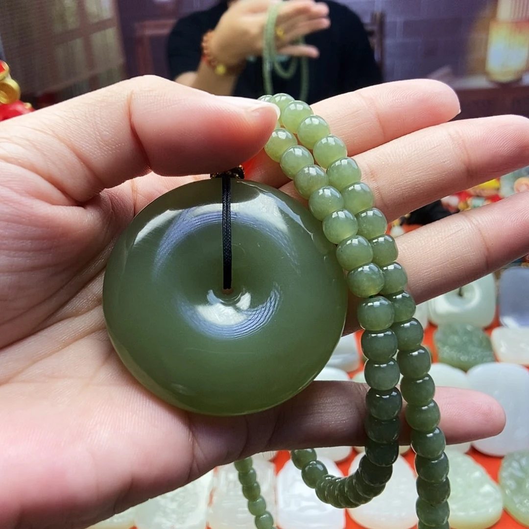 颈饰未镶嵌和田玉