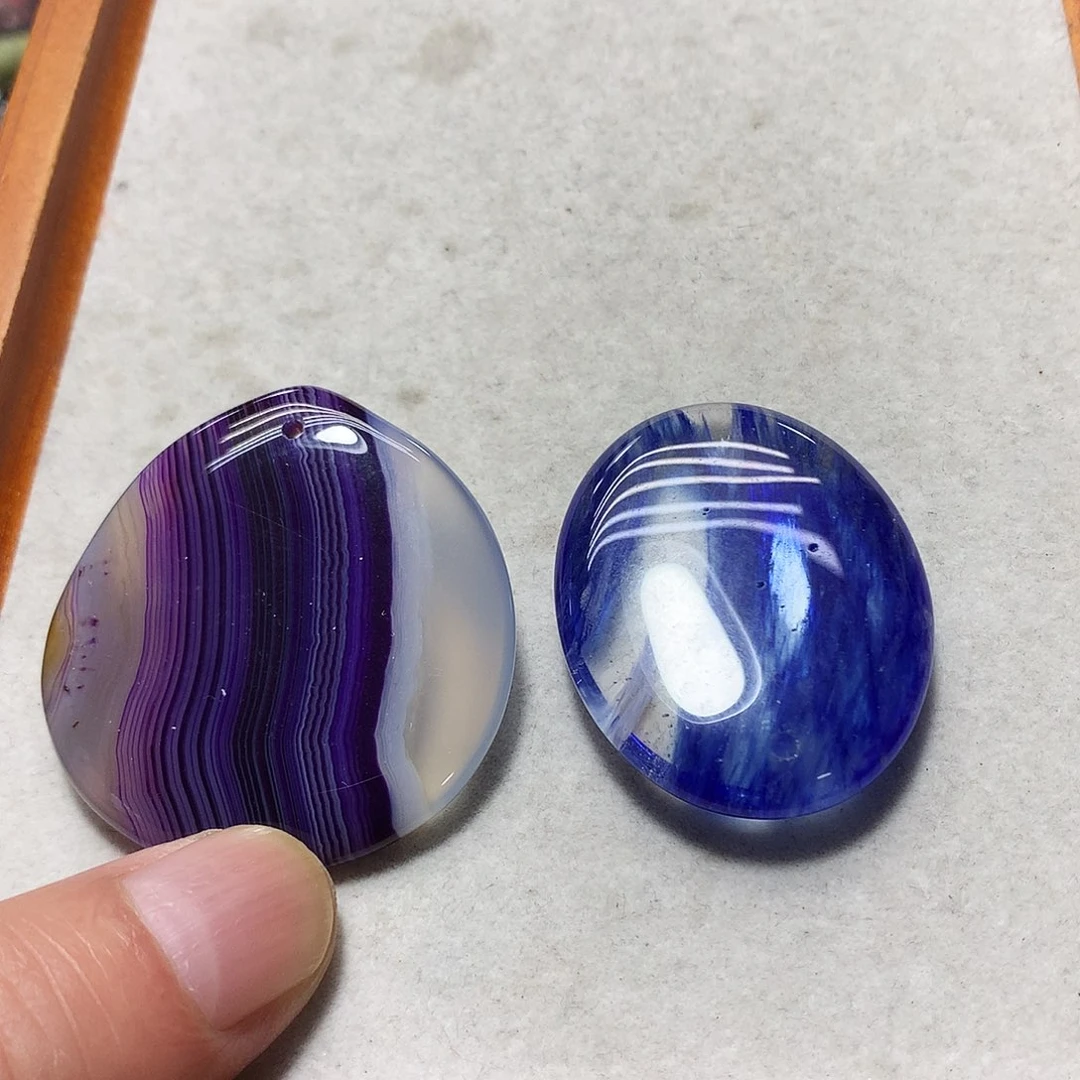 未镶嵌手串玛瑙/玉髓两个吊坠