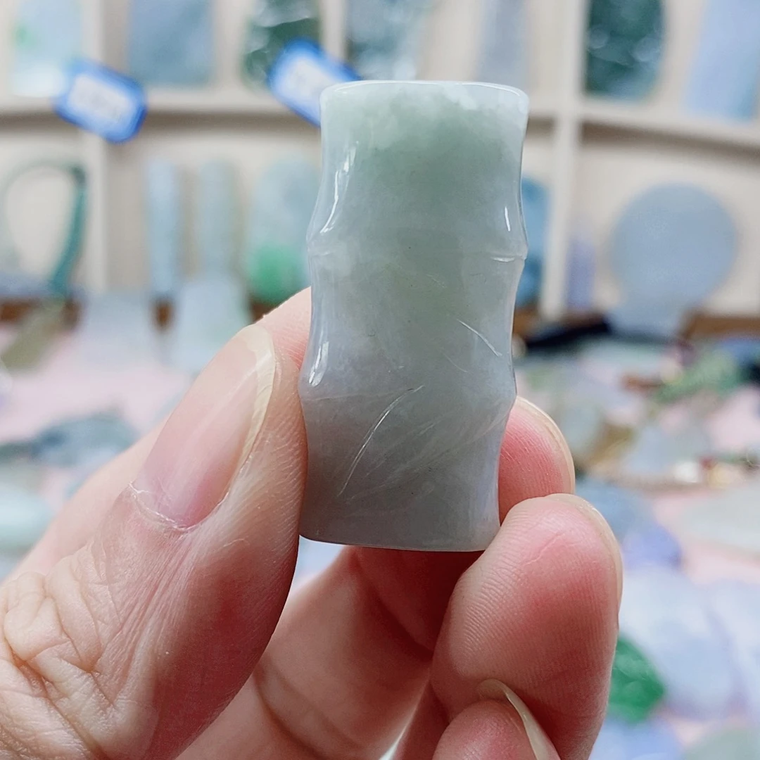 颈饰未镶嵌翡翠天然