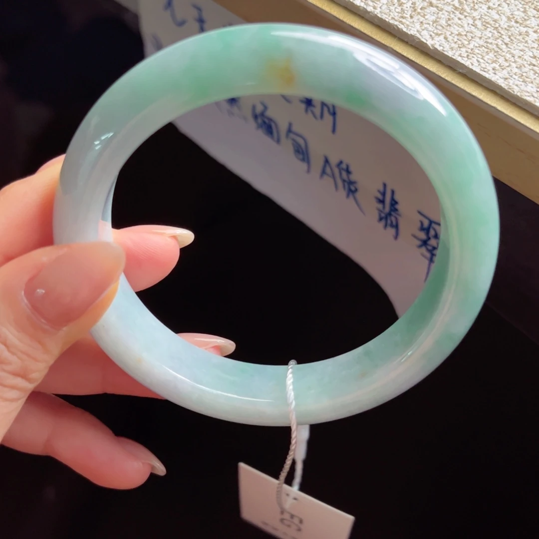 未镶嵌手镯翡翠手镯