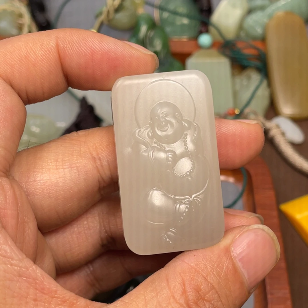 和田玉颈饰未镶嵌花****儿