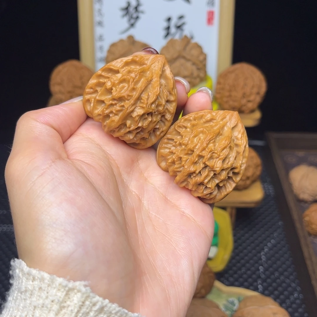 文玩核桃吊坠龙门涧40打底