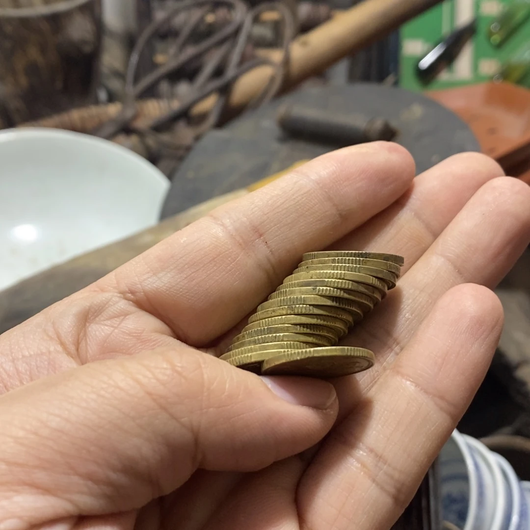 呼***呼琉璃手工艺品467889999990009