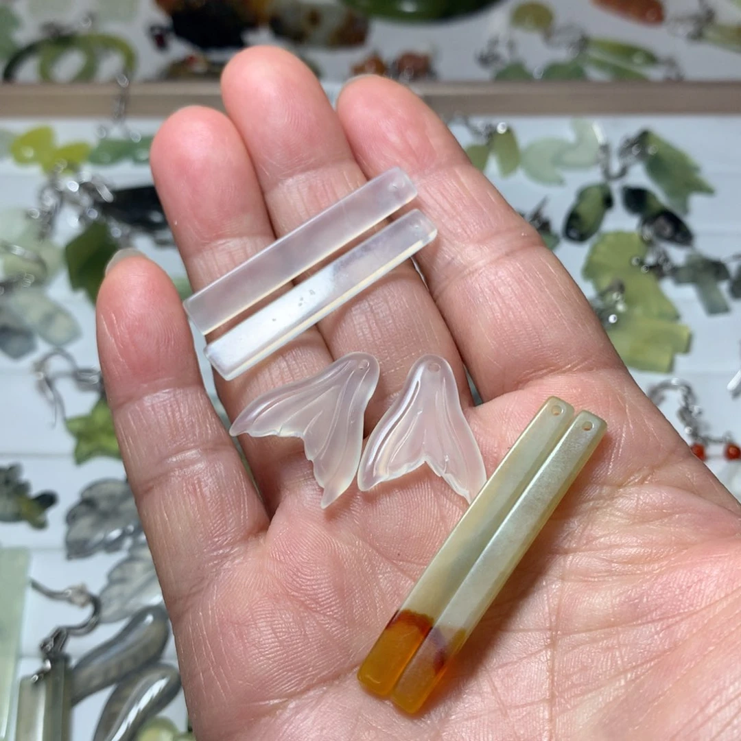 蛇纹石玉未镶嵌耳环I****y
