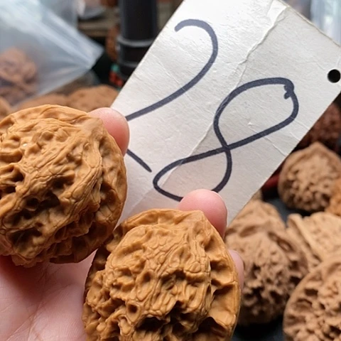 桃核吊坠往**风核桃的营养价值