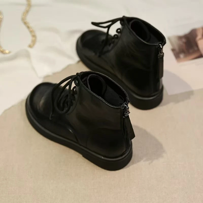 5706货号时尚百搭短靴