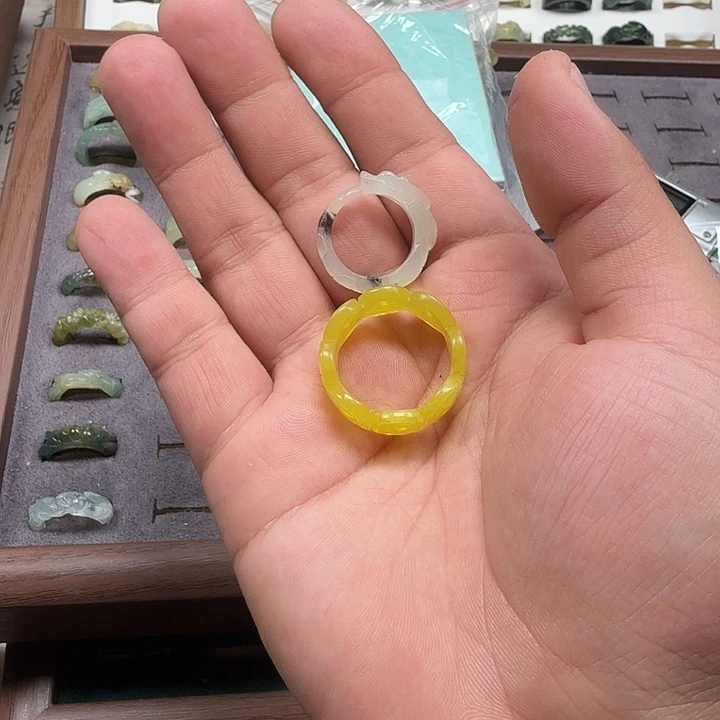 中***g蛇纹石玉未镶嵌戒圈