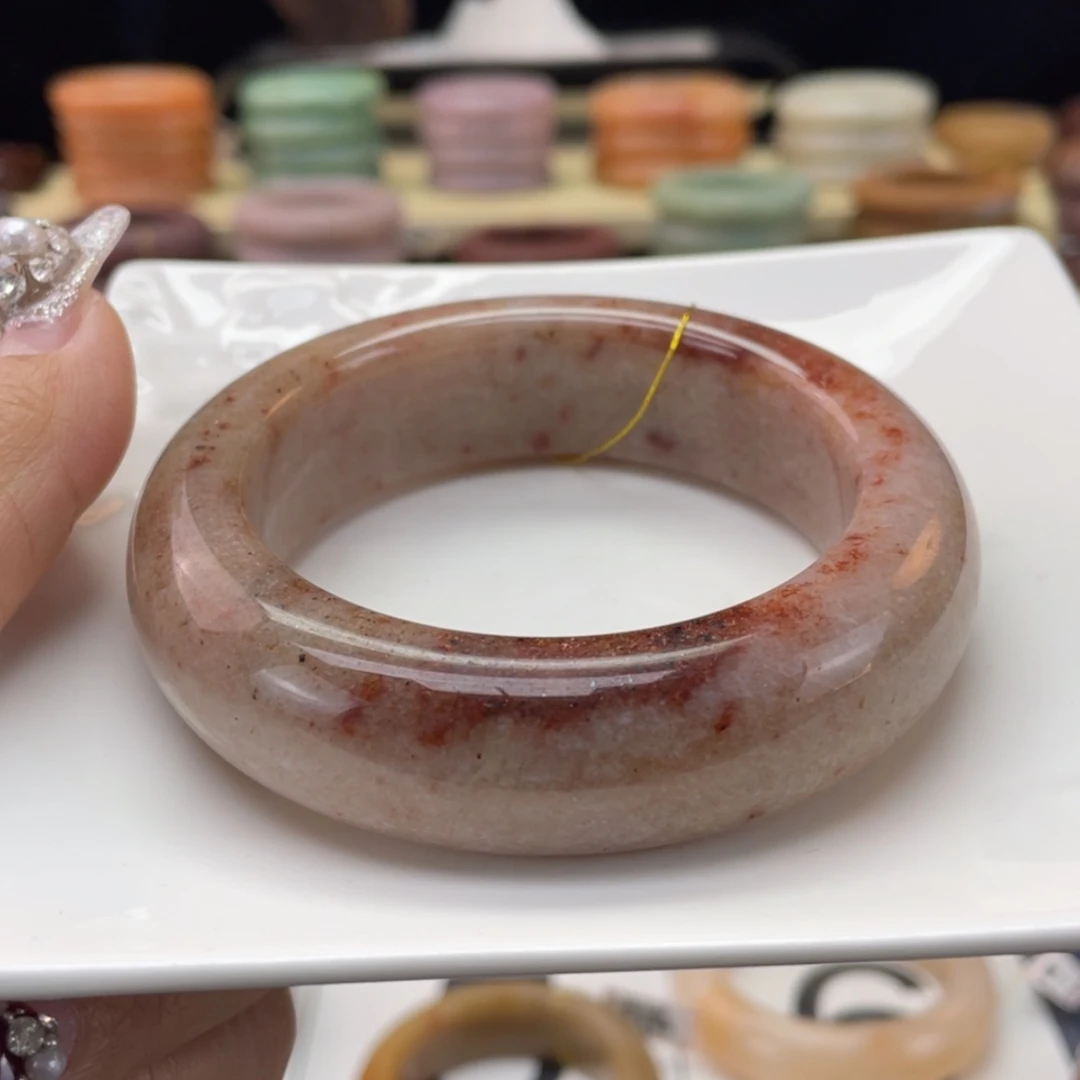 【闪购商品】石英质玉手镯未镶嵌绝**度