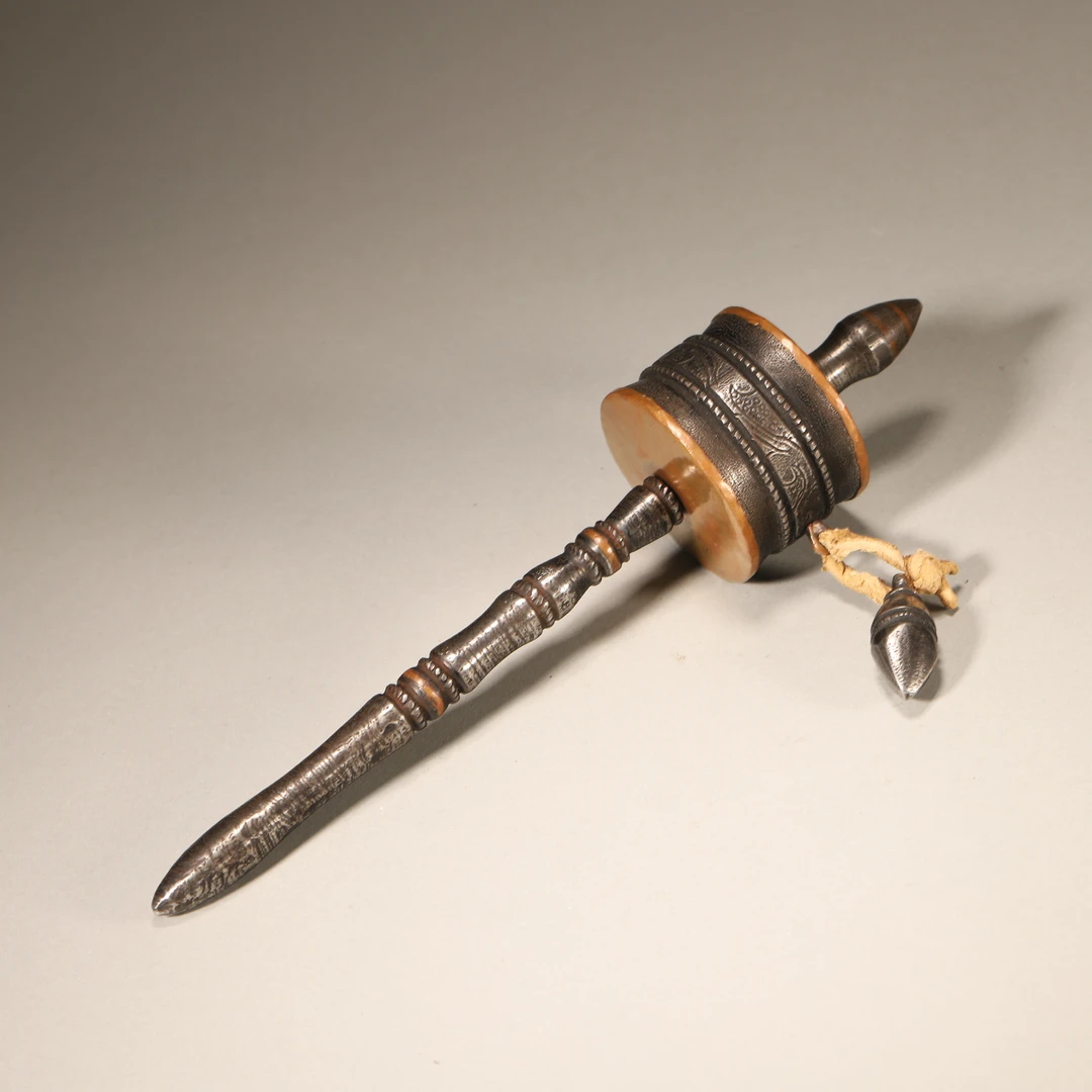 Lot16清代 藏式转经筒