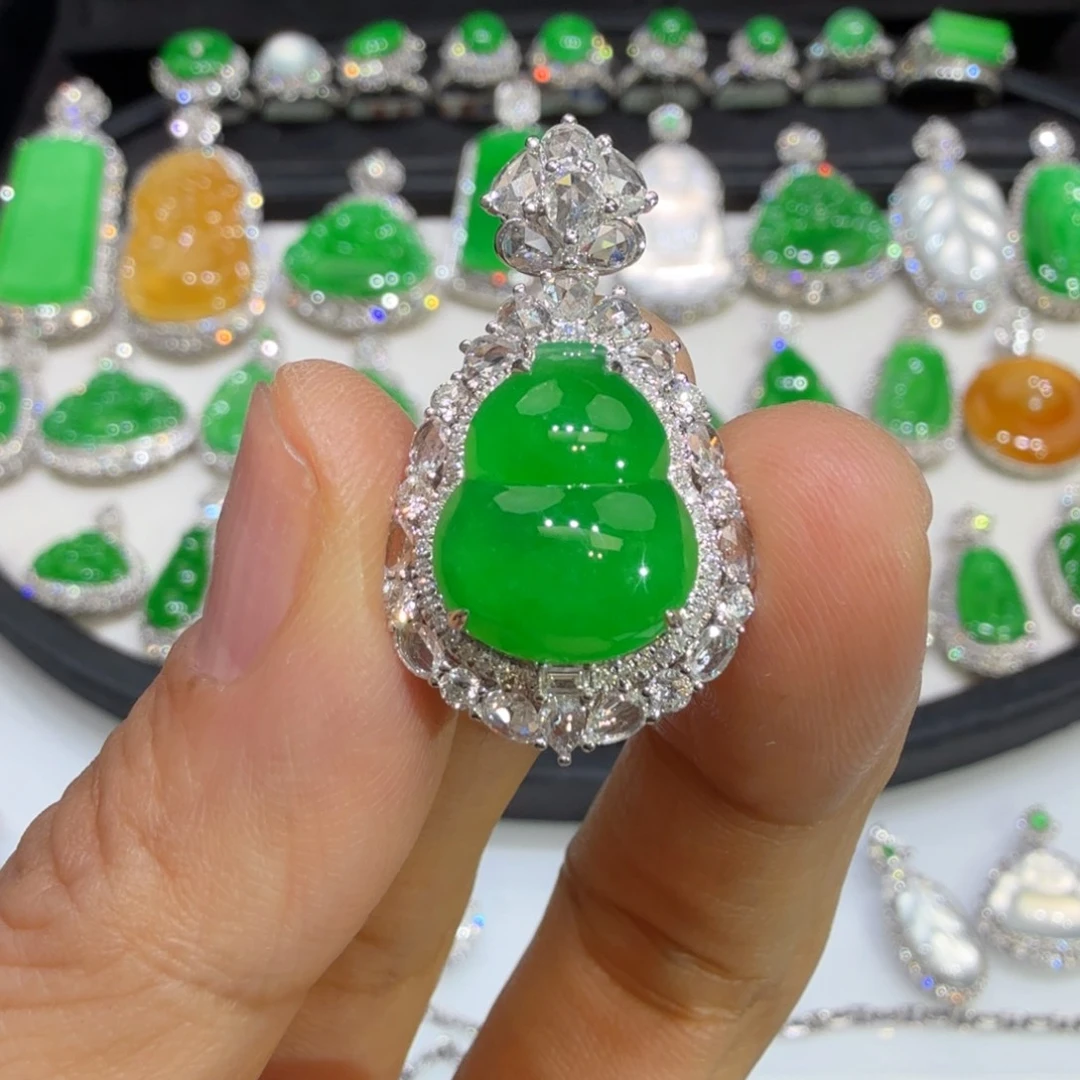 翡翠18K金镶嵌颈饰收到货48小时鉴赏期