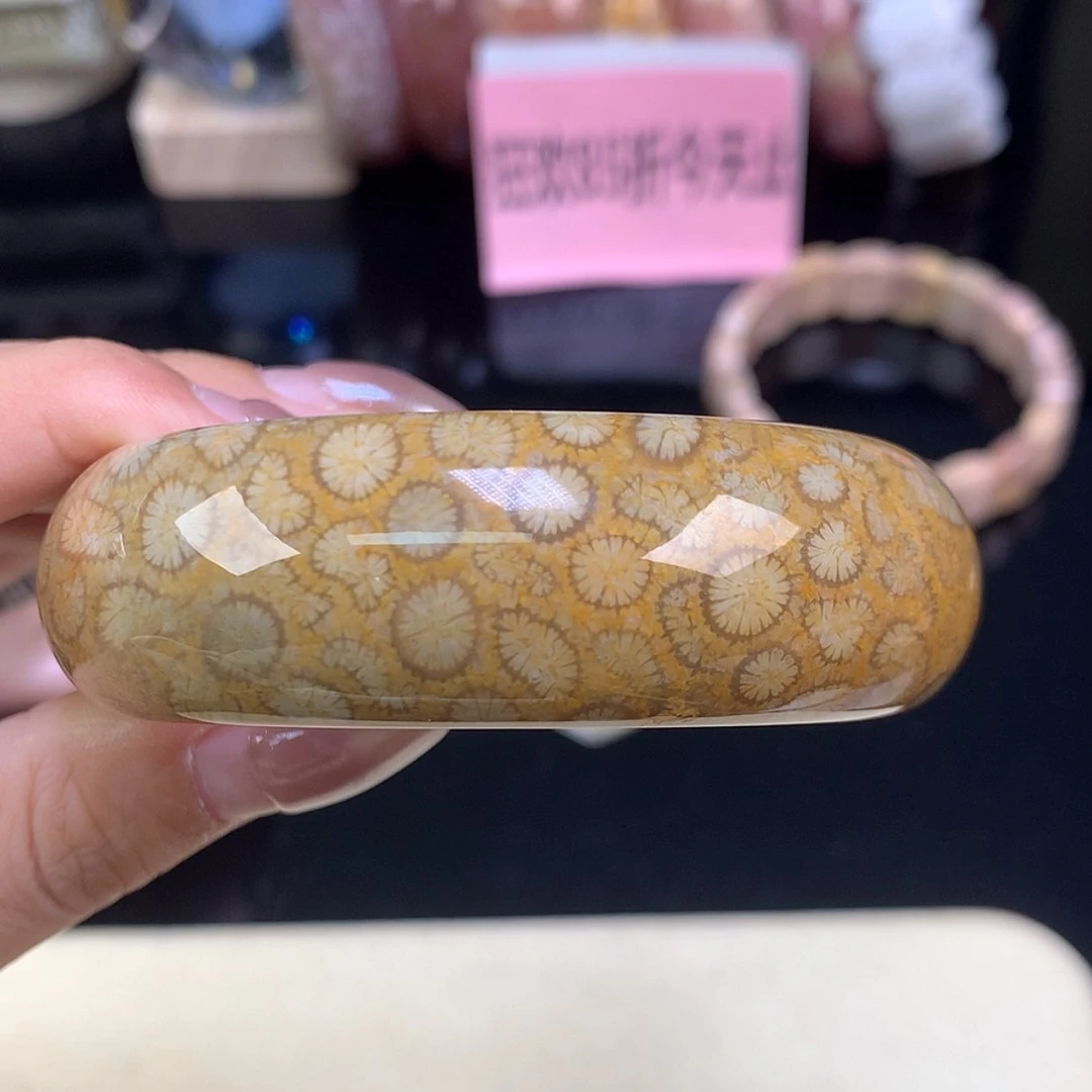 【闪购商品】颈饰未镶嵌硅化珊瑚（珊瑚玉）精品手镯55.9（29号）