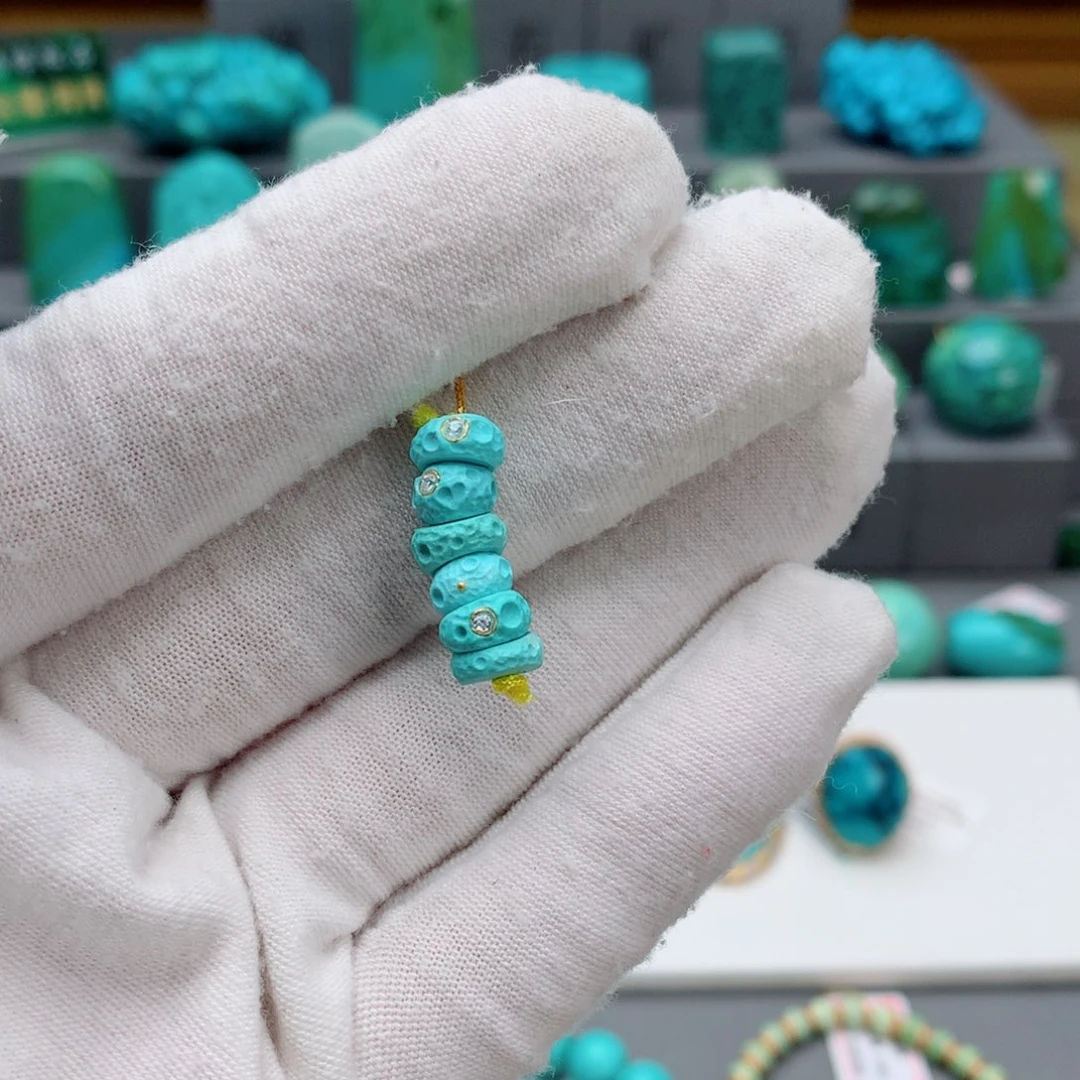 绿松石配饰未镶嵌