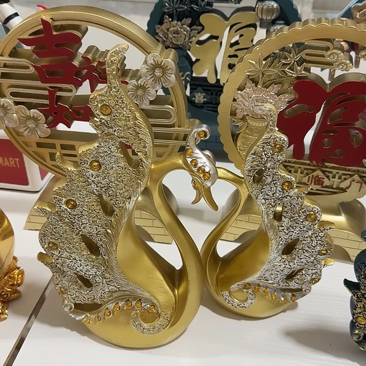 树脂金色天鹅一对