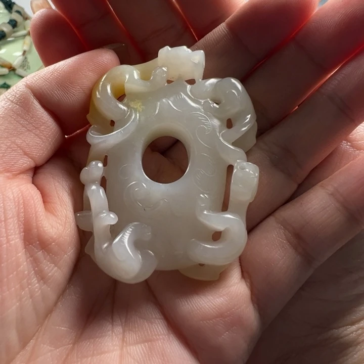 绿***山和田玉未镶嵌颈饰