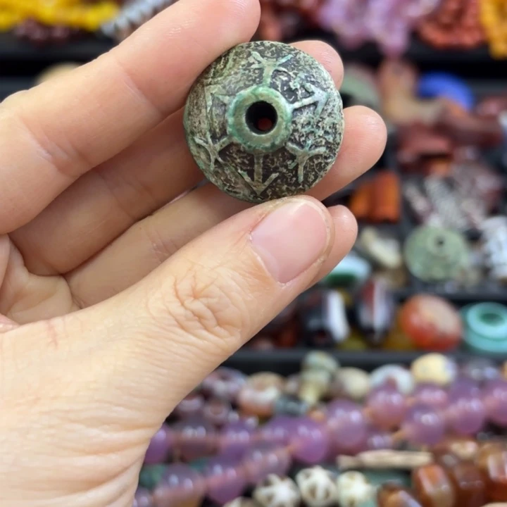 中***乐玛瑙/玉髓未镶嵌颈饰