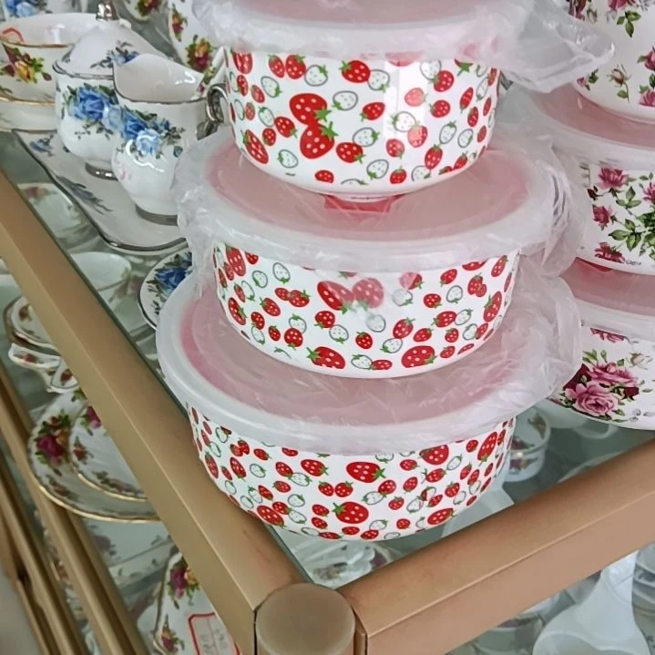 草莓骨质瓷三件套保鲜碗