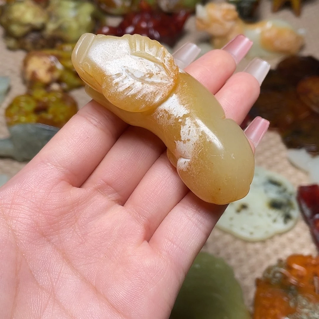 蛇纹石玉未镶嵌如图