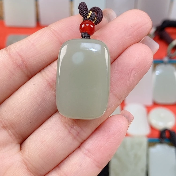 【闪购商品】颈饰未镶嵌和田玉