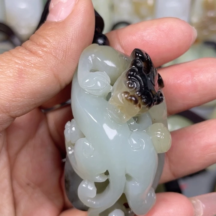 和田玉未镶嵌挂件