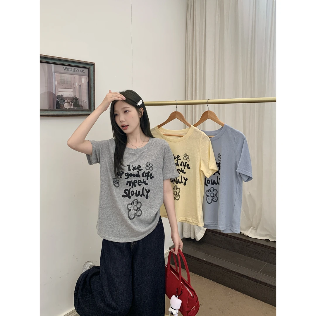 清大码女2025夏减龄涂鸦花朵字母短袖T恤韩系小众圆领上衣64139