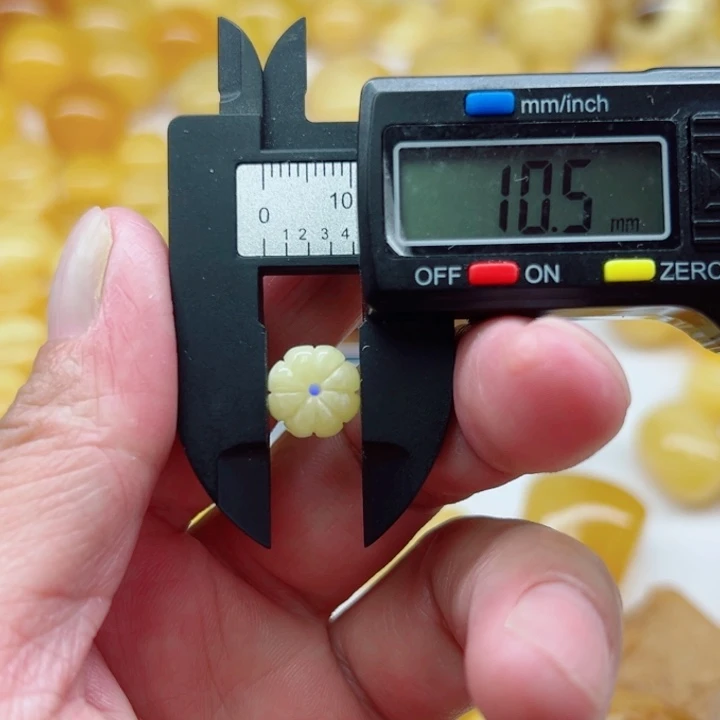 未镶嵌琥珀（矿物珀）裸石