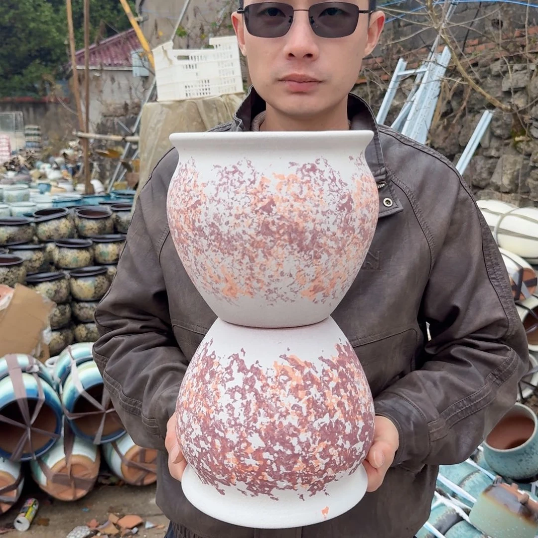 紫砂花盆口20高18（两个紫胖子