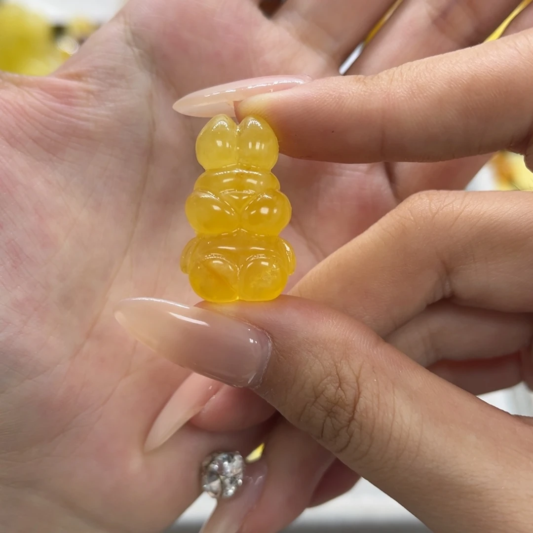 琥珀未镶嵌裸石天然琥珀兔子