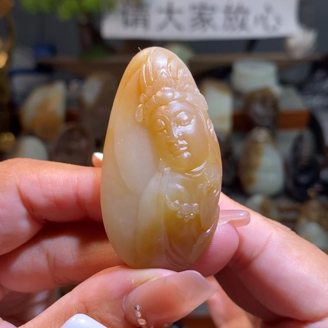 定制和田玉且末糖观音首