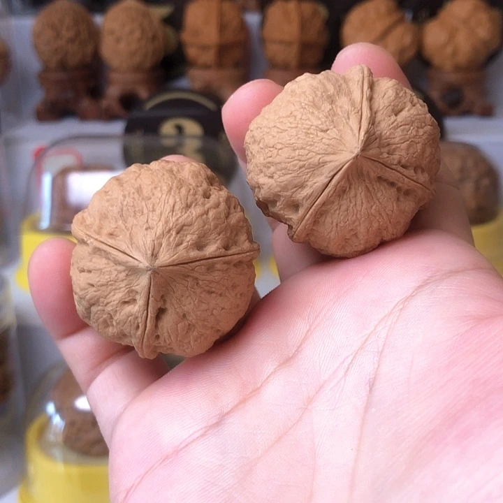 文玩核桃吊坠云南铁核桃