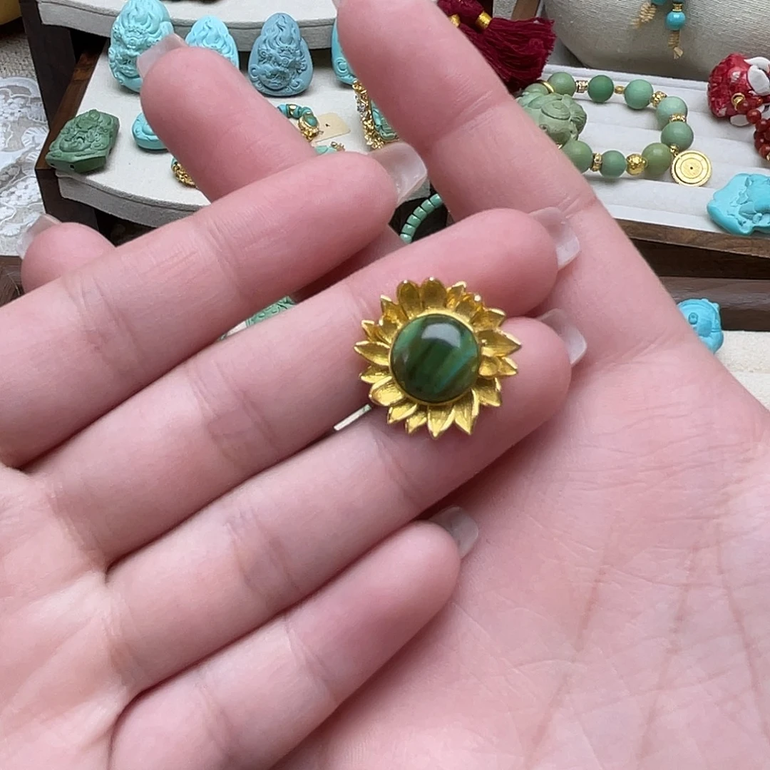 绿松石18K金镶嵌设计太阳花卡子